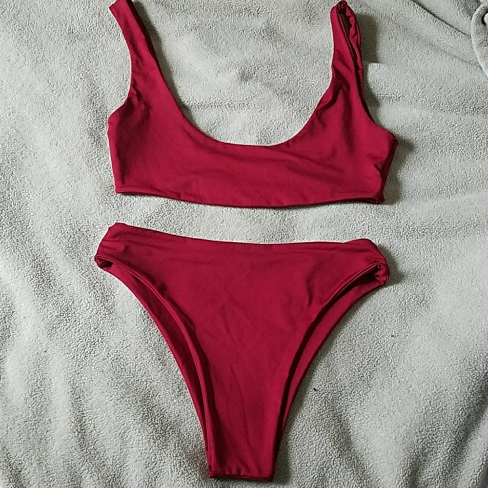 High waist, high leg bikini